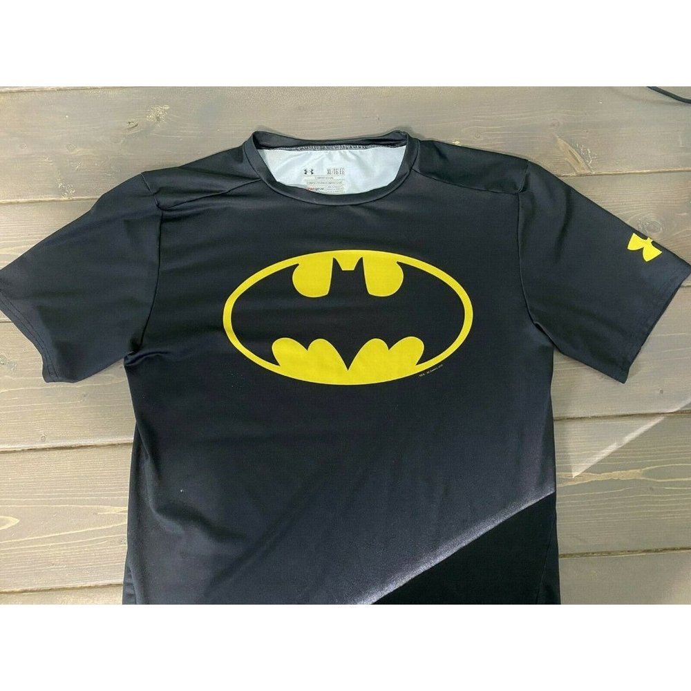 Under Armour HeatGear Athletic Compression Shirt Size XL DC BATMAN LOGO